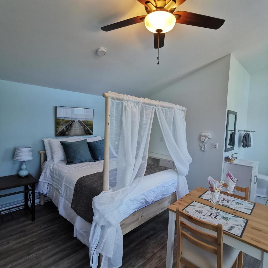 Knotty Pine Ocean Front Suite - Adults Only Ingonish Exterior foto